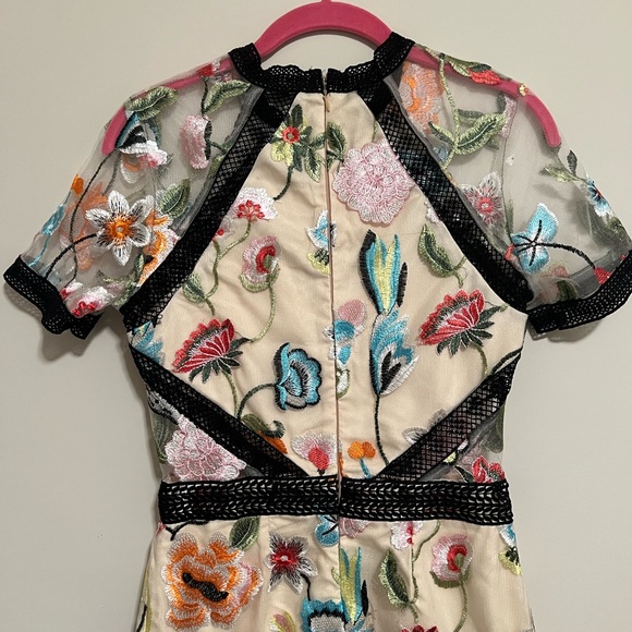 NWT Vone Catarina Floral Embroidered Dress Size XS - Picture 10 of 15